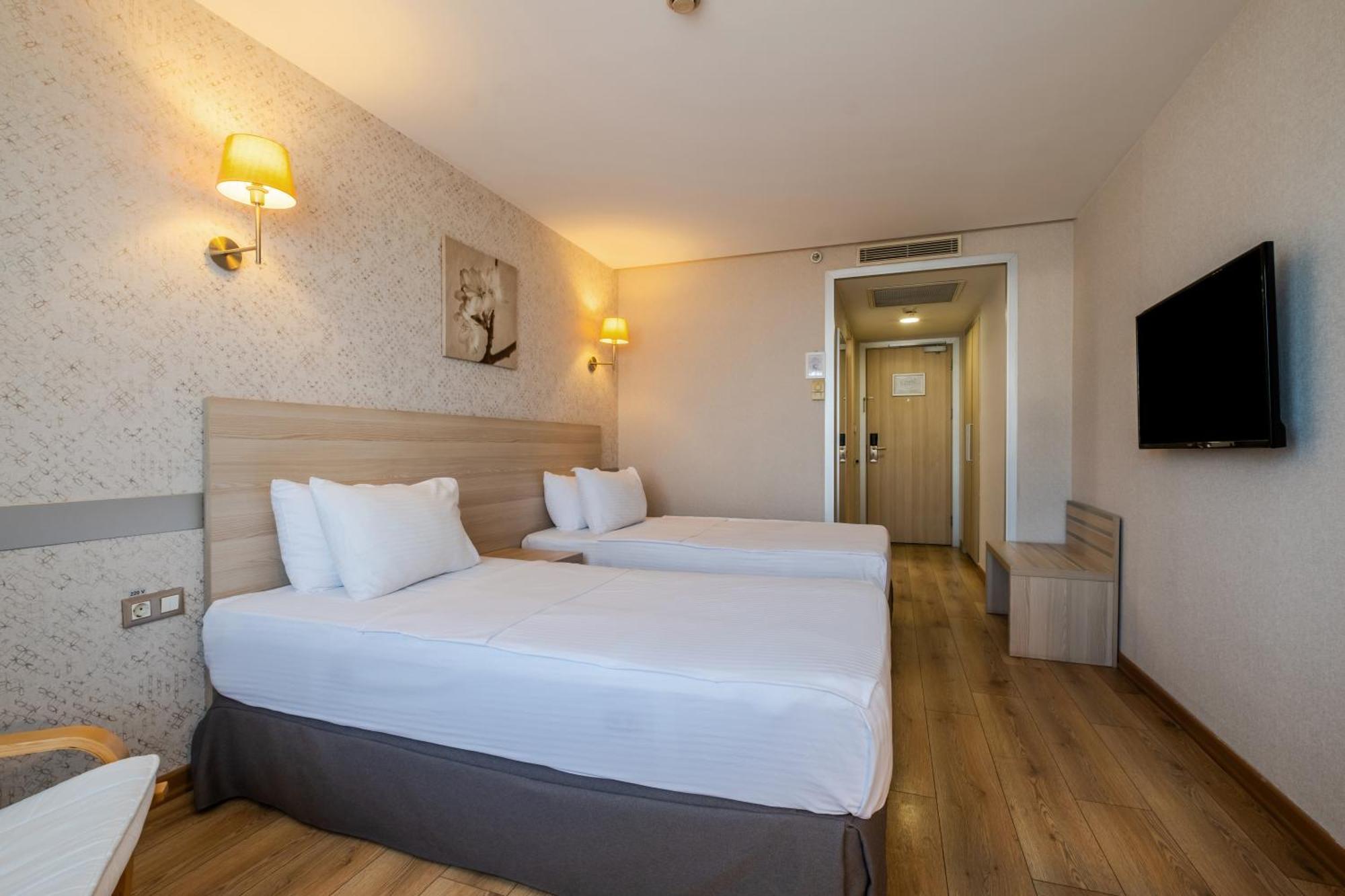 Ramada By Wyndham Ankara Hotel Exterior photo