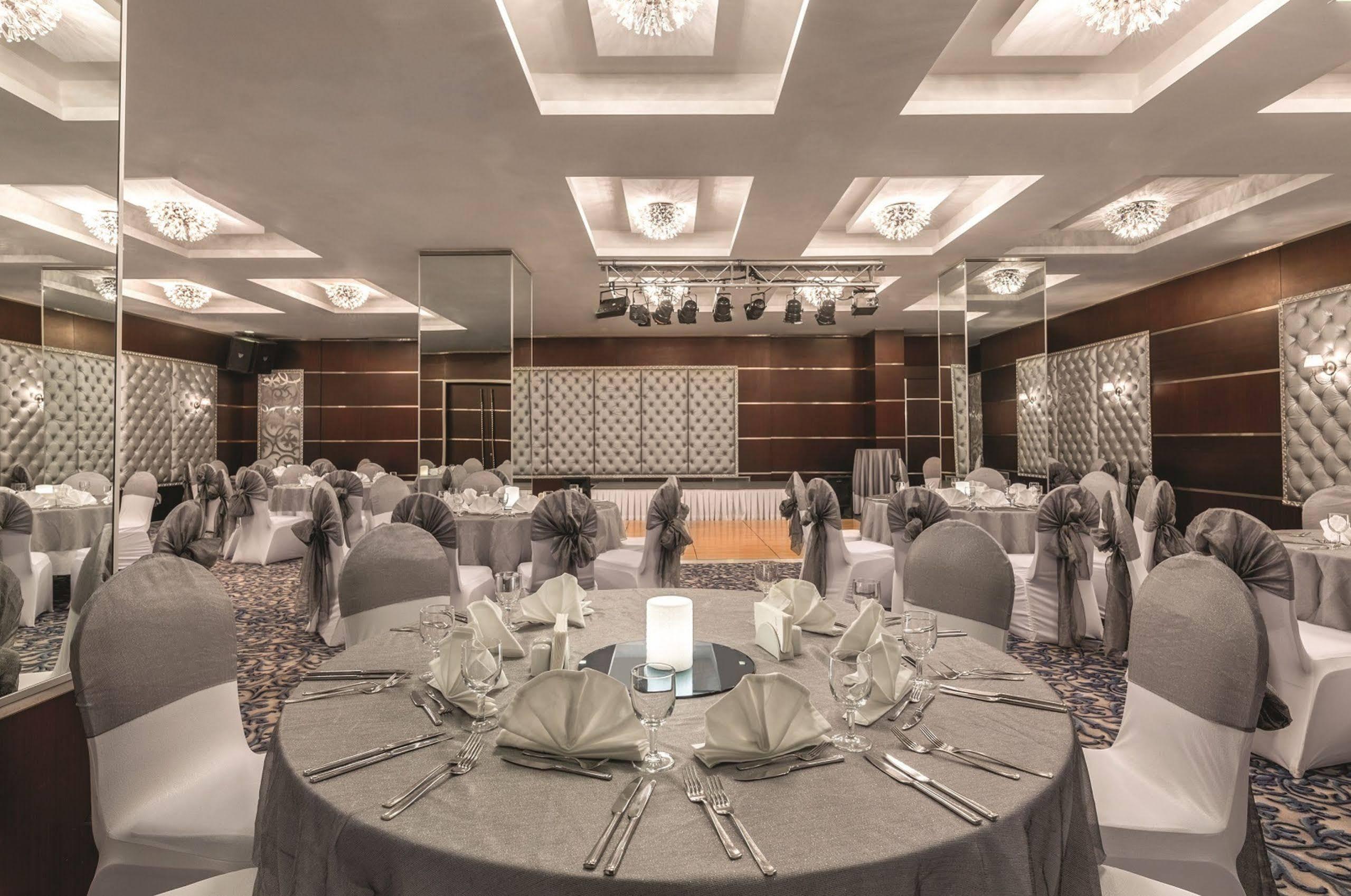Ramada By Wyndham Ankara Hotel Exterior photo